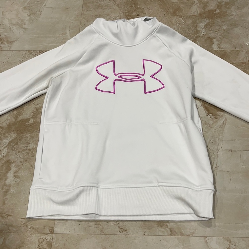 Under armor women’s sweatshirt size medium